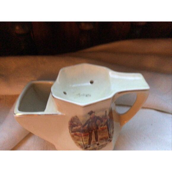 Micawber Introduces David To London Lancaster Vintage English-Ware Tea Strainer - Picture 2 of 5